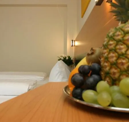 Memphis Hotel