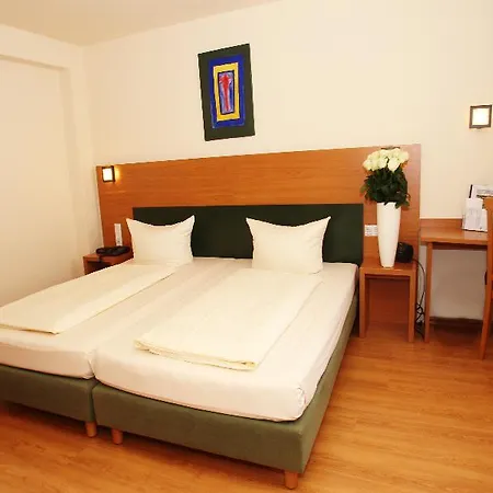 Memphis Hotel 4*