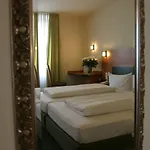 Memphis 4*