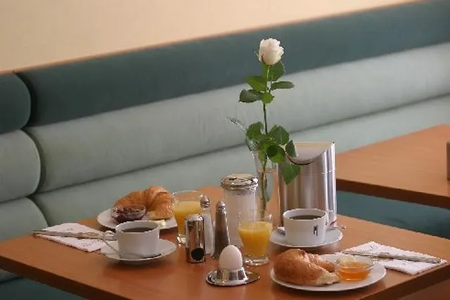 Memphis Hotel 4*